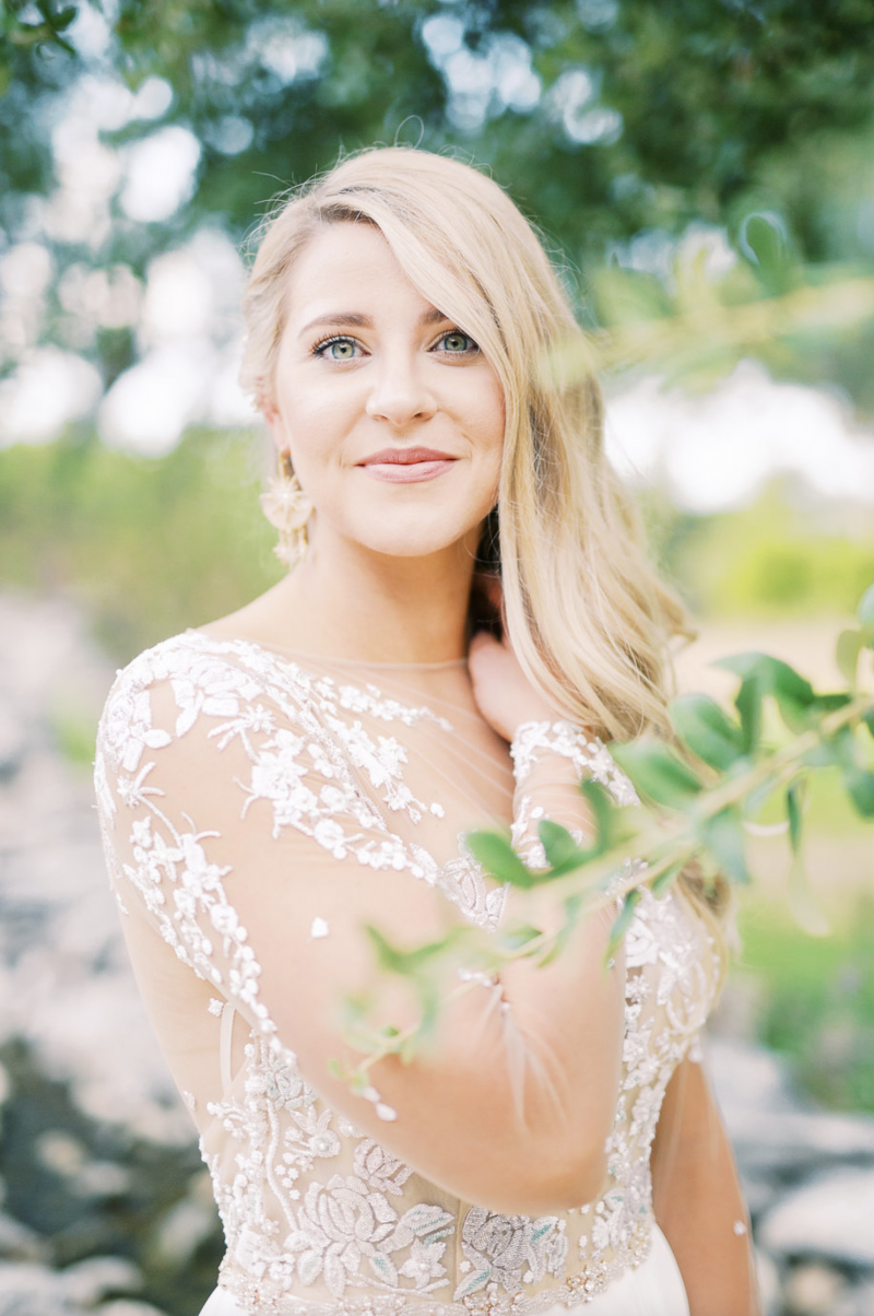ON THE AVENUE SALON & BLOWOUT BAR Central Texas Wedding Magazine
